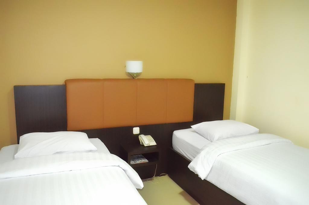 Royal Mamberamo Hotel Sorong Extérieur photo