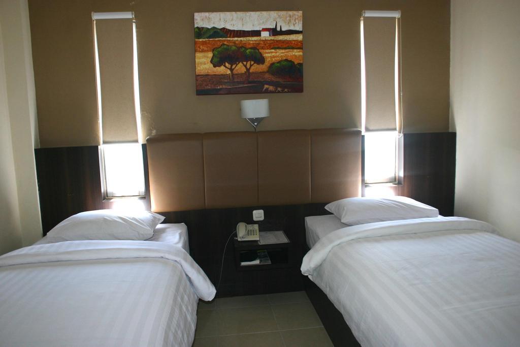 Royal Mamberamo Hotel Sorong Chambre photo