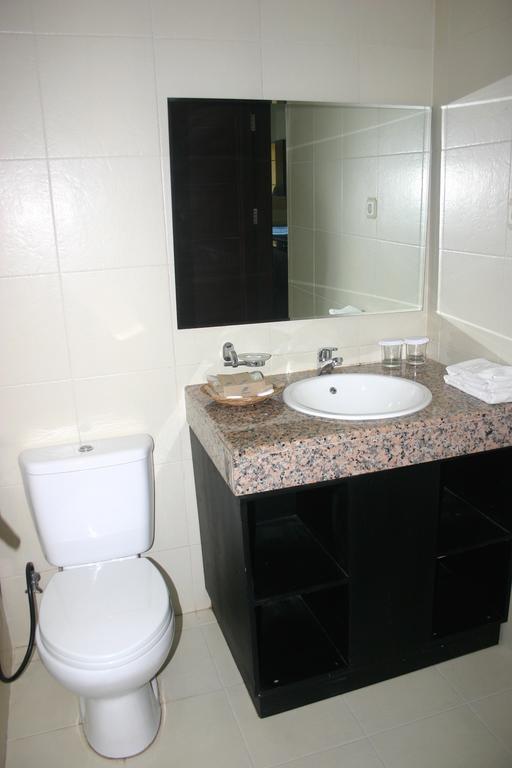 Royal Mamberamo Hotel Sorong Chambre photo