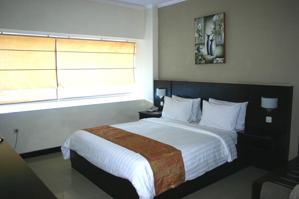 Royal Mamberamo Hotel Sorong Chambre photo