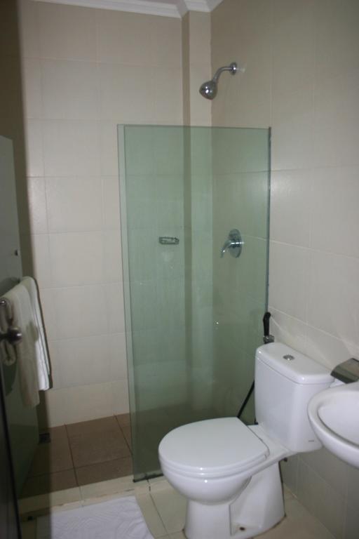 Royal Mamberamo Hotel Sorong Chambre photo