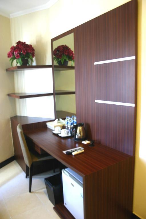 Royal Mamberamo Hotel Sorong Chambre photo
