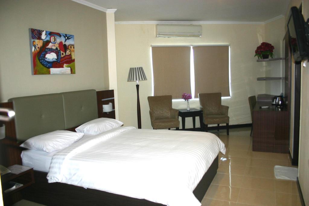 Royal Mamberamo Hotel Sorong Chambre photo