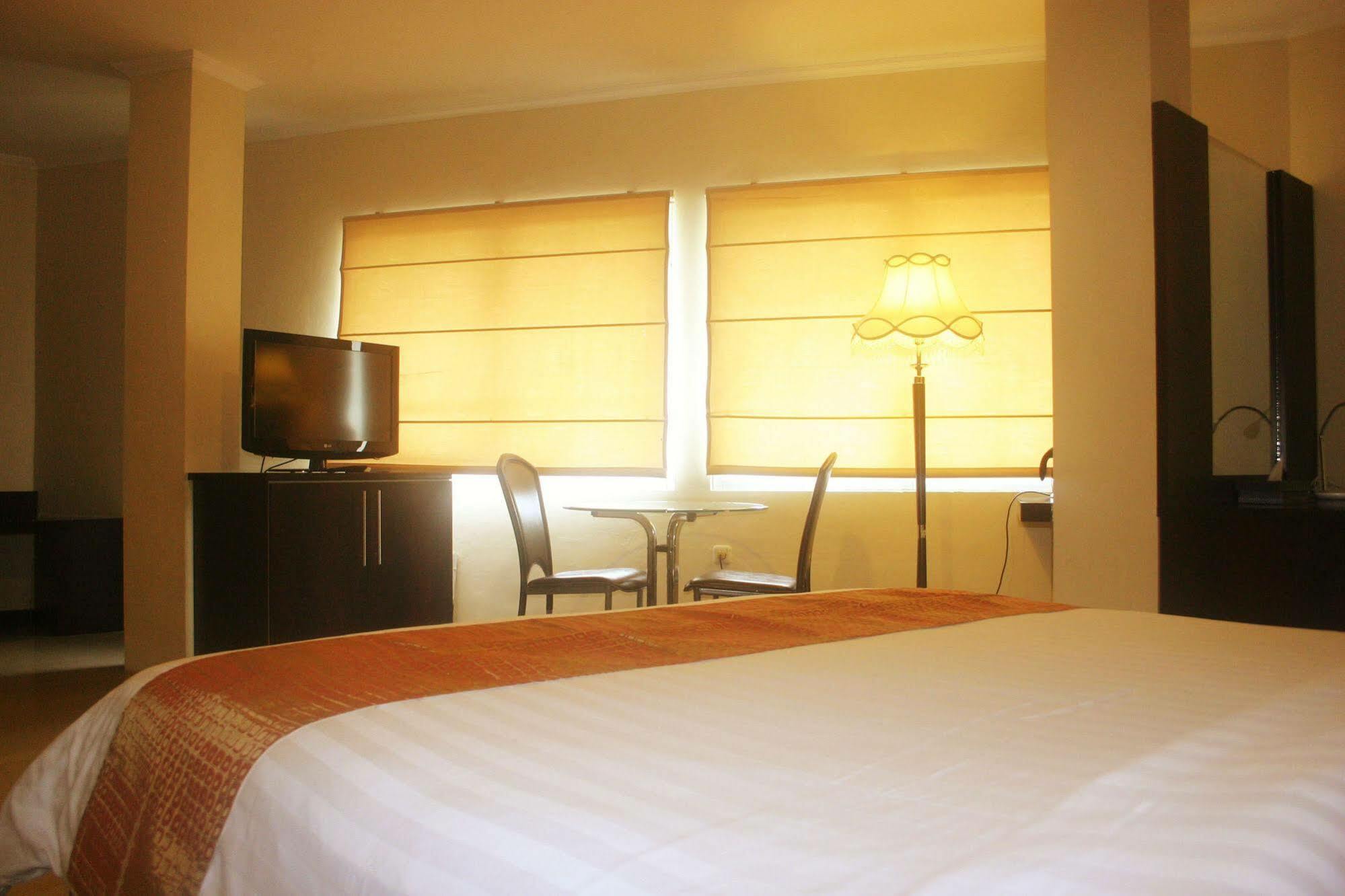 Royal Mamberamo Hotel Sorong Extérieur photo