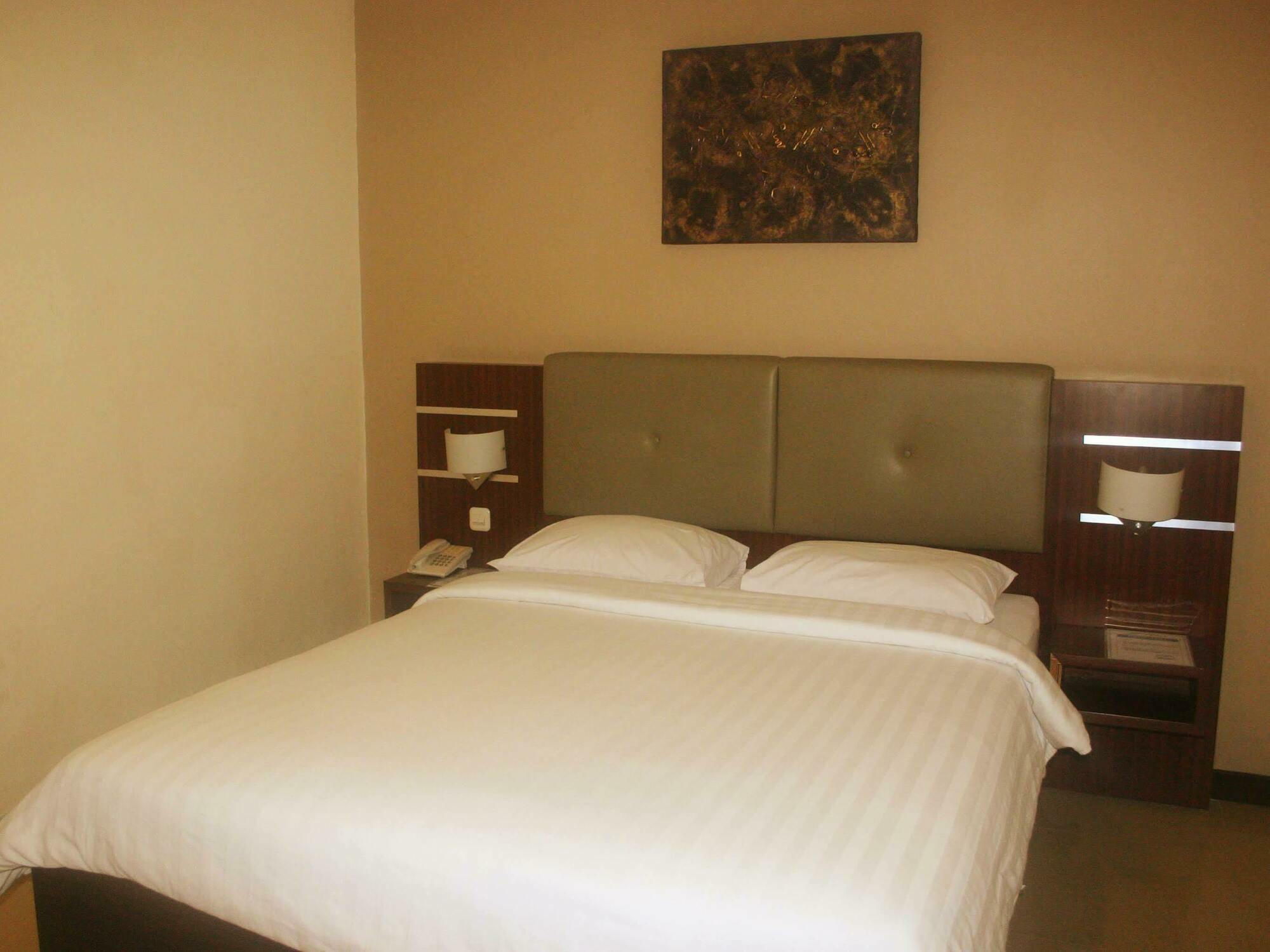 Royal Mamberamo Hotel Sorong Extérieur photo