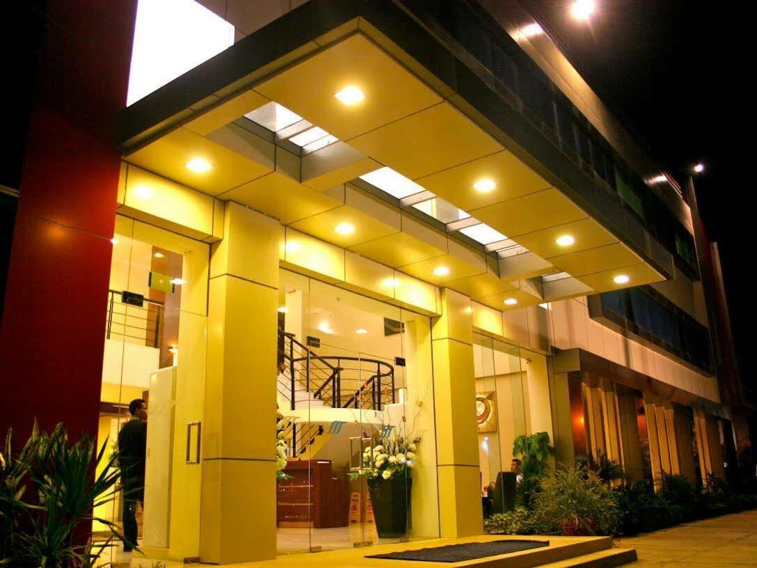 Royal Mamberamo Hotel Sorong Extérieur photo